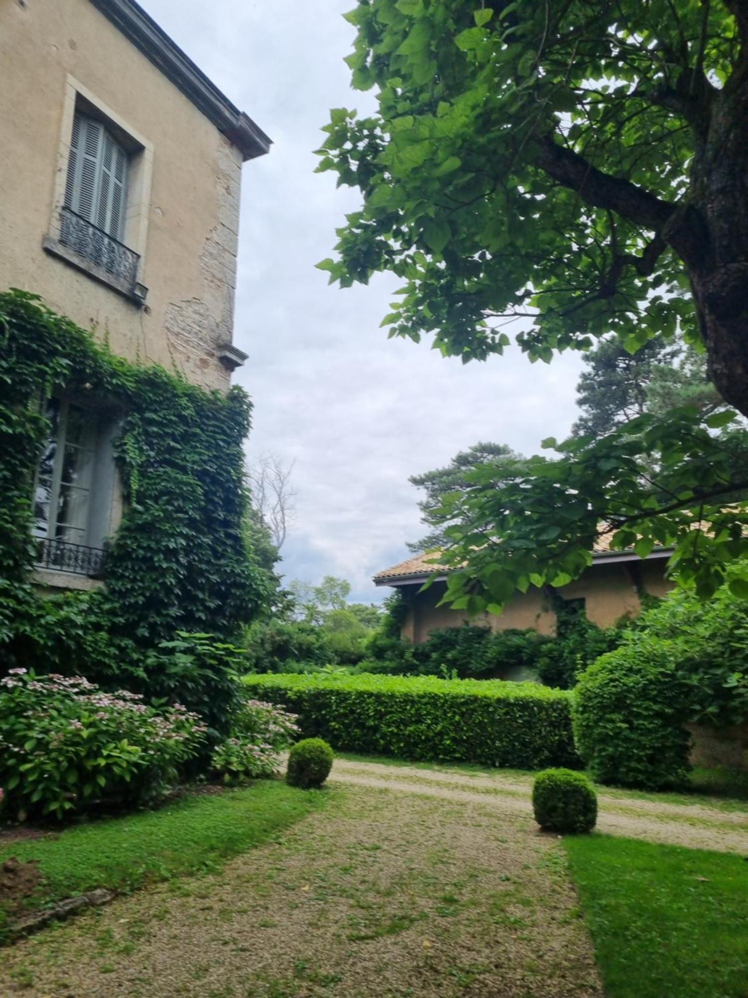 Chateau Des Charmes Guereins Exterior photo